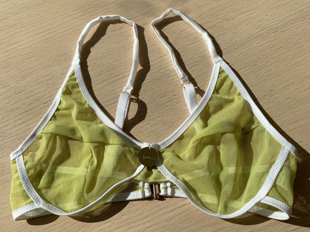フレッシュなカラーがまぶしいcolor drop bra